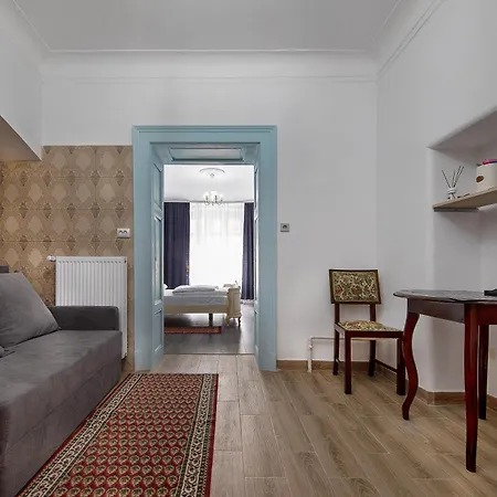Zira - Authentic In Old Town 3* Brasov