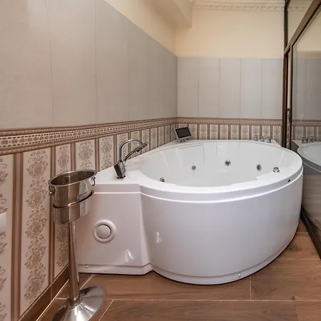 Гостевой дом Zira - Authentic In Old Town 3*