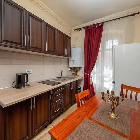 Zira - Authentic In Old Town Guest house Brasov
