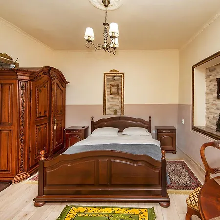Guest house Zira - Authentic In Old Town 3*