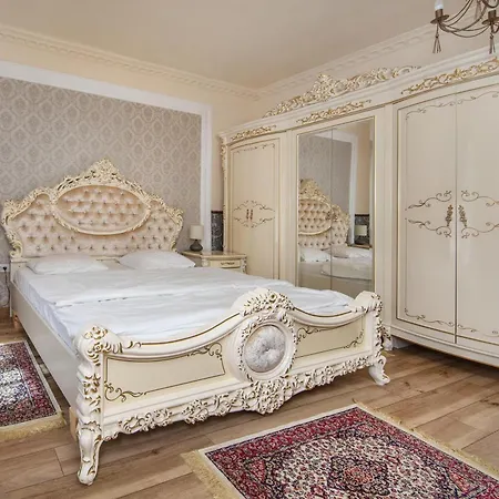 Zira - Authentic In Old Town Braşov