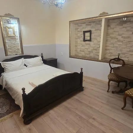 Zira - Authentic In Old Town 3* Brașov