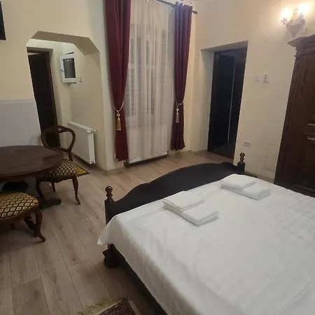 Zira - Authentic In Old Town