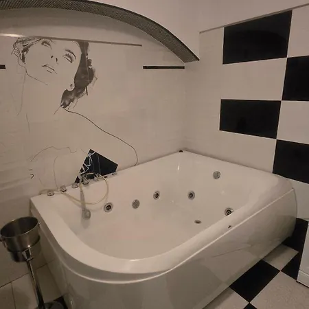 Zira - Authentic In Old Town Gasthof 3*