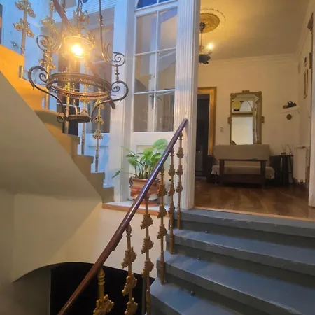 Zira - Authentic In Old Town