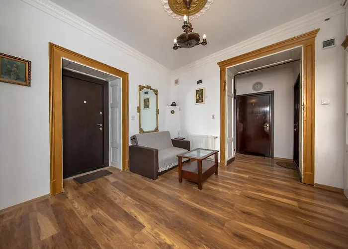 Guest house Zira - Authentic In Old Town 3*