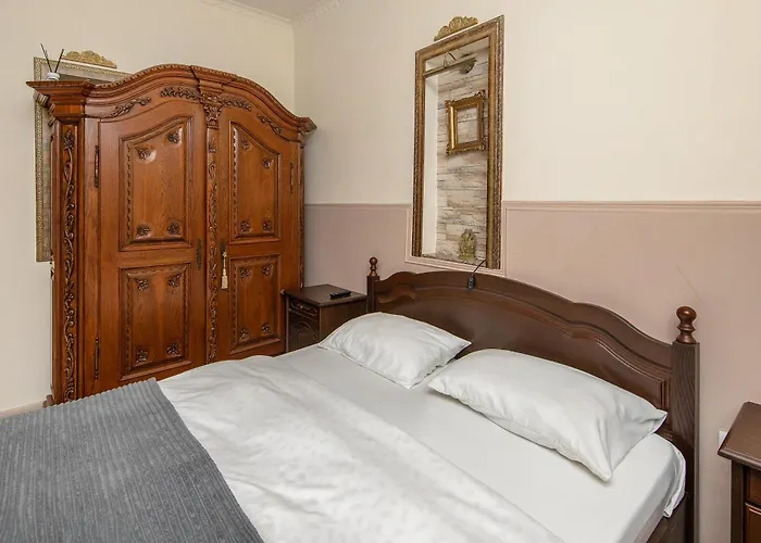 Guest house Zira - Authentic In Old Town