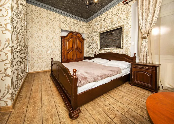 Zira - Authentic In Old Town Brasov