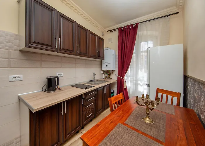 Zira - Authentic In Old Town Guest house Brasov