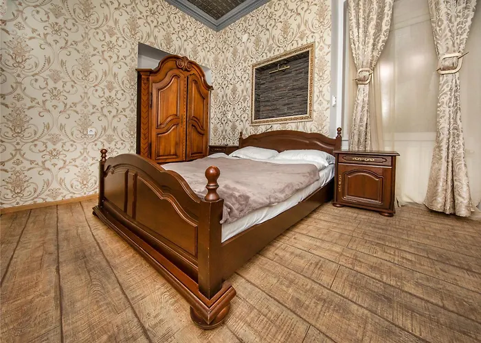 Zira - Authentic In Old Town 3*